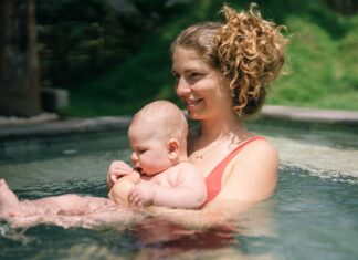 Breastfeeding And Exercise – Here’s Everything A Nursing Mother Should Know Breastfeeding & Nursing Mother Exercises