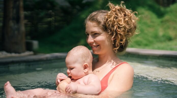 Breastfeeding And Exercise – Here’s Everything A Nursing Mother Should Know Breastfeeding & Nursing Mother Exercises